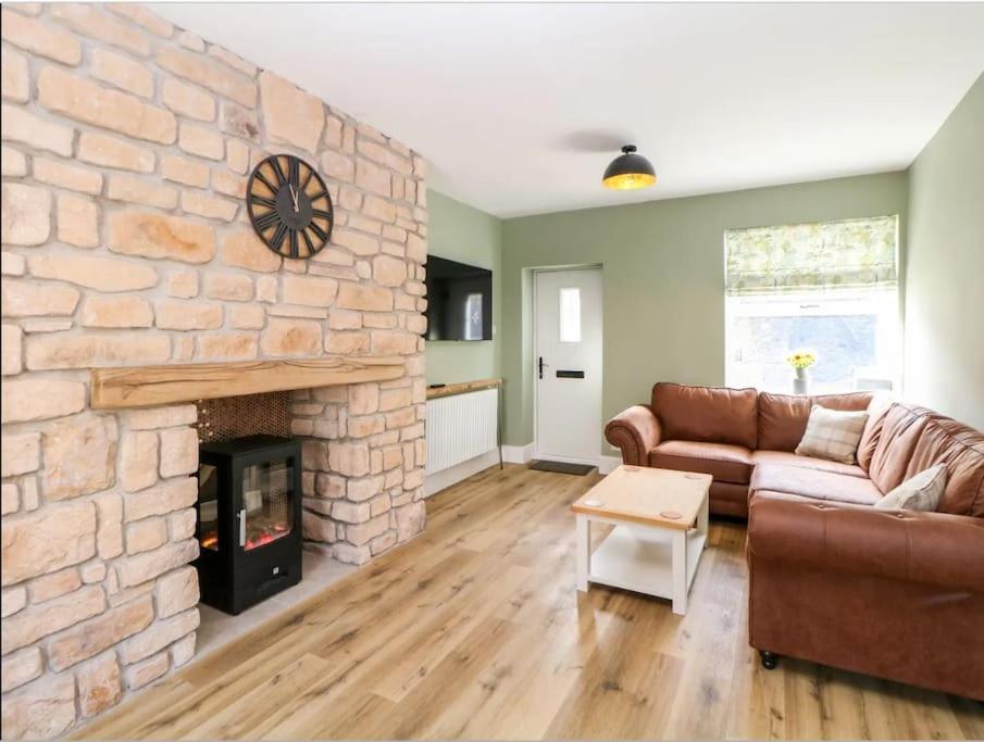 Babbling Brook Cottage Stony Middleton ภายนอก รูปภาพ